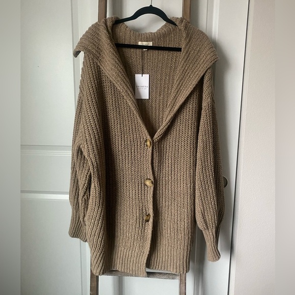 NWT - Lane 201 - Cozy Beige Knit Oversized Cardigan Sweater - Size Large - Picture 5 of 8